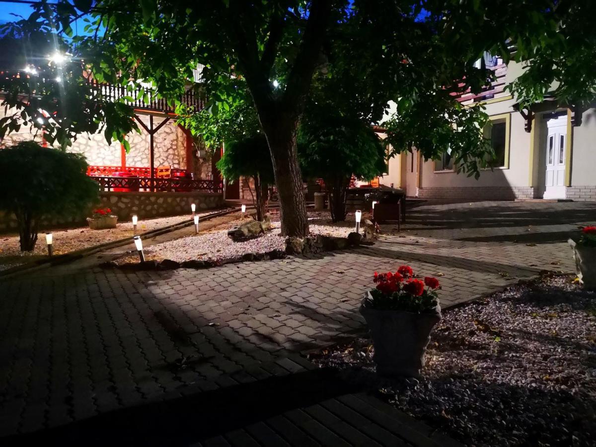 Zoeld Sziget Wellness Bed & Breakfast Egerszalók Екстериор снимка